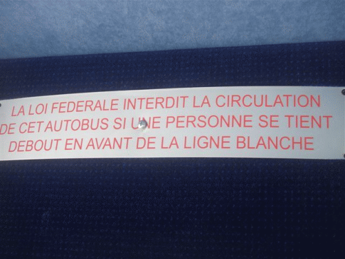 Foto Bus Vancouver: Verbotsschild in franzsischer Uebersetzung