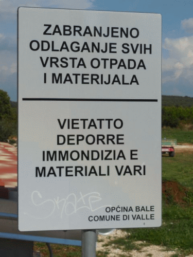 Foto Bale / Valle: Verbotsschild gegen Mllabladen