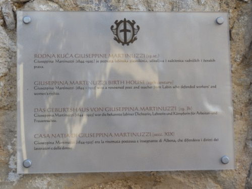 Foto Geburtshaus von Giuseppina Martinuzzi Labin: Inschrift 3