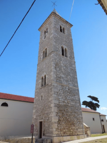 Foto Nin St-Anselm-Kirche: Glockenturm