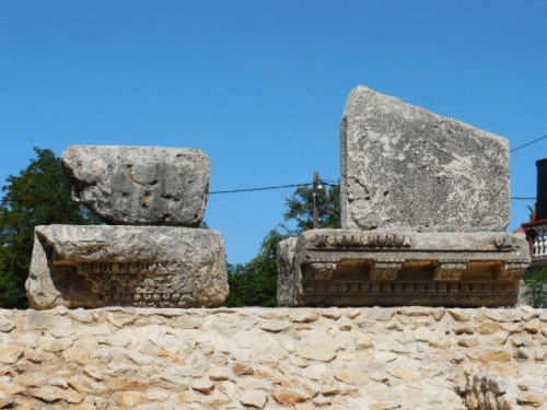 Foto Nin, rmischer Tempel: Trmmer