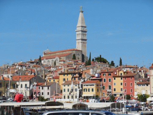 Foto Rovinj: Blick vom Jachthafen zur Kirche S. Eufemia