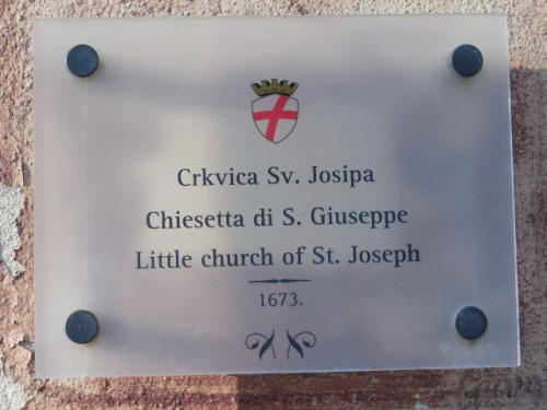 Foto Altstadt Rovinj: Inschrift am Josephskirchlein