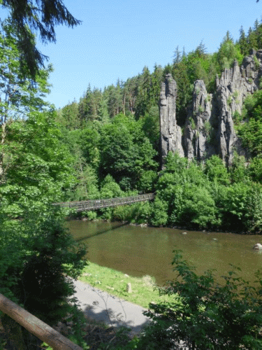 Foto Karlovy Vary: Hngebrcke bei den Svatossk skaly