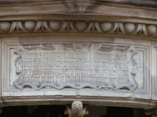 Foto Obernai: Brunneninschrift