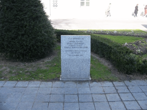 Foto Tours: Gedenktafel wg. Amok in Tours