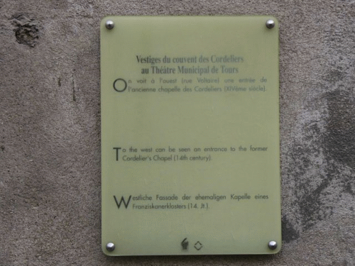 Foto Tours, Stadttheater: Inschrift