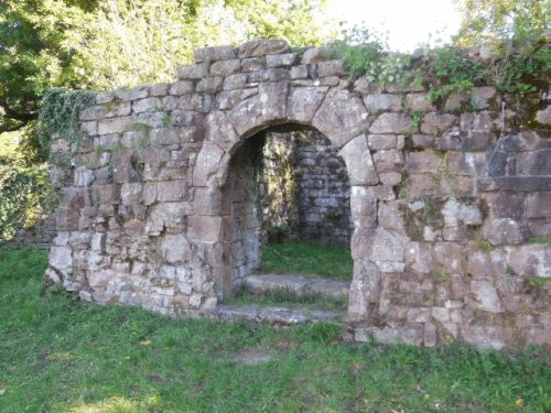 Foto Burg Eberbach: Romanischer Durchgang