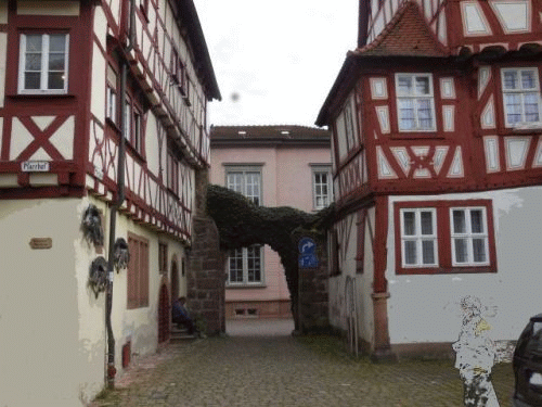 Foto Eberbach: Durchblick vom Pfarrhof zur Weidenstrae