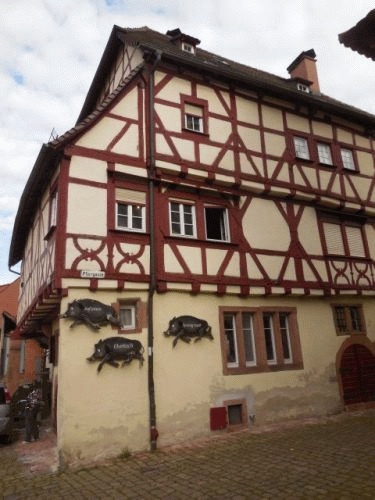 Foto Eberbach: Inschrift am Pfarrhof