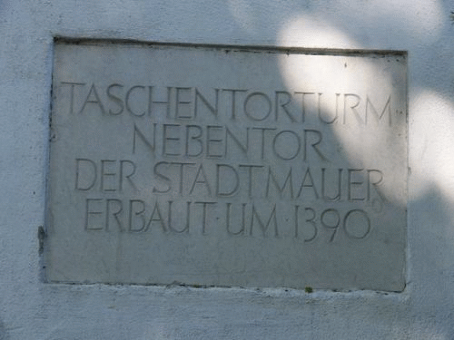 Foto Ingolstadt: Inschrift am Taschenturm