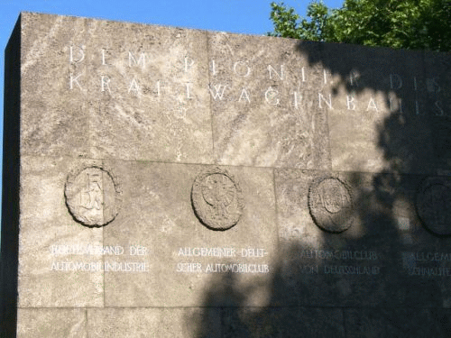 Foto Mannheim: Carl-Benz-Denkmal