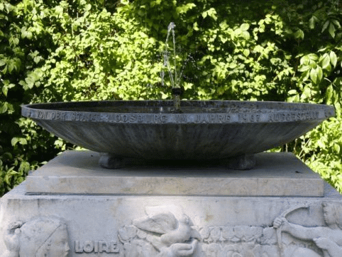 Foto Moosburg Franzosenbrunnen: Stifterinschrift 1