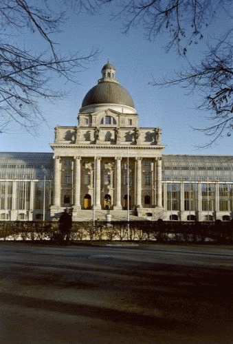 Foto: Mnchener Armeemuseum vom Hofgarten aus