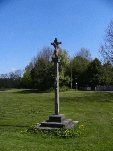 Foto: Vorderseite galizisches Wegkreuz in Mnchen-Pasing