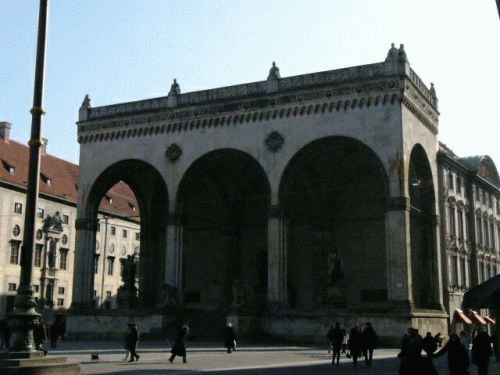 Foto Feldherrnhalle Monaco di Baviera, facciata nord