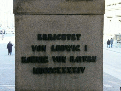 Foto Feldherrnhalle Monaco di Baviera, dorso della statua a sinistra