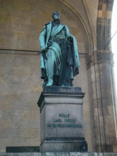 Foto Feldherrnhalle Monaco di Baviera, statua a destra