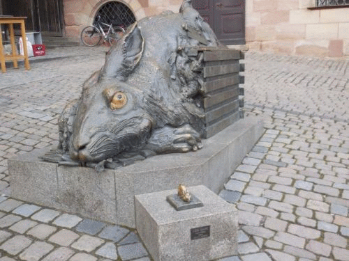 Foto Nrnberg: Jrgen Goertz, Der Hase, Gesamtansicht
