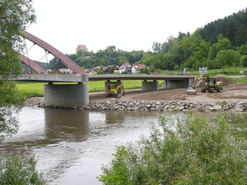 Foto Regen-Brcke Nittenau-Stefling: Arbeiten an der Steflinger Brckenauffahrt