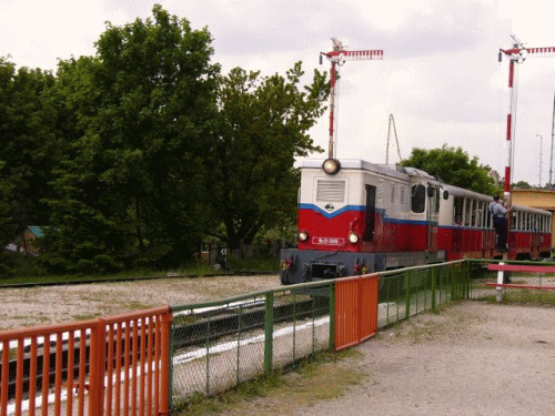 Foto Buda: einfahrender Kindereisenbahnzug