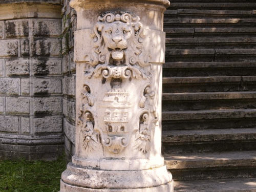 Foto Buda: Gelnderpfosten des Szchenyi-Denkmals