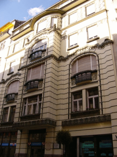 Foto Budapest: Haus mit Gedenktafel fr Sndor Kornyi
