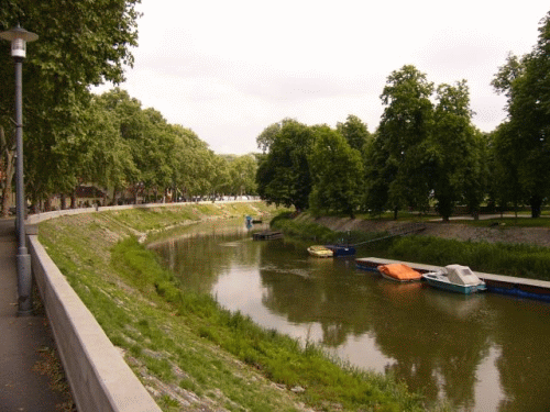Foto Esztergom: Kleine Donau
