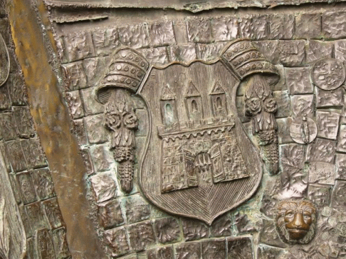 Foto Vereinigungsdenkmal Budapest: Stadtwappen