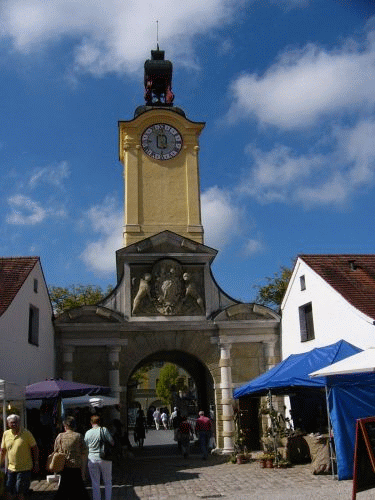 Photo Ingolstadt: gate of the New Castle's courtyard