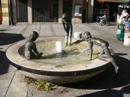 Photo Ingolstadt: playing kids